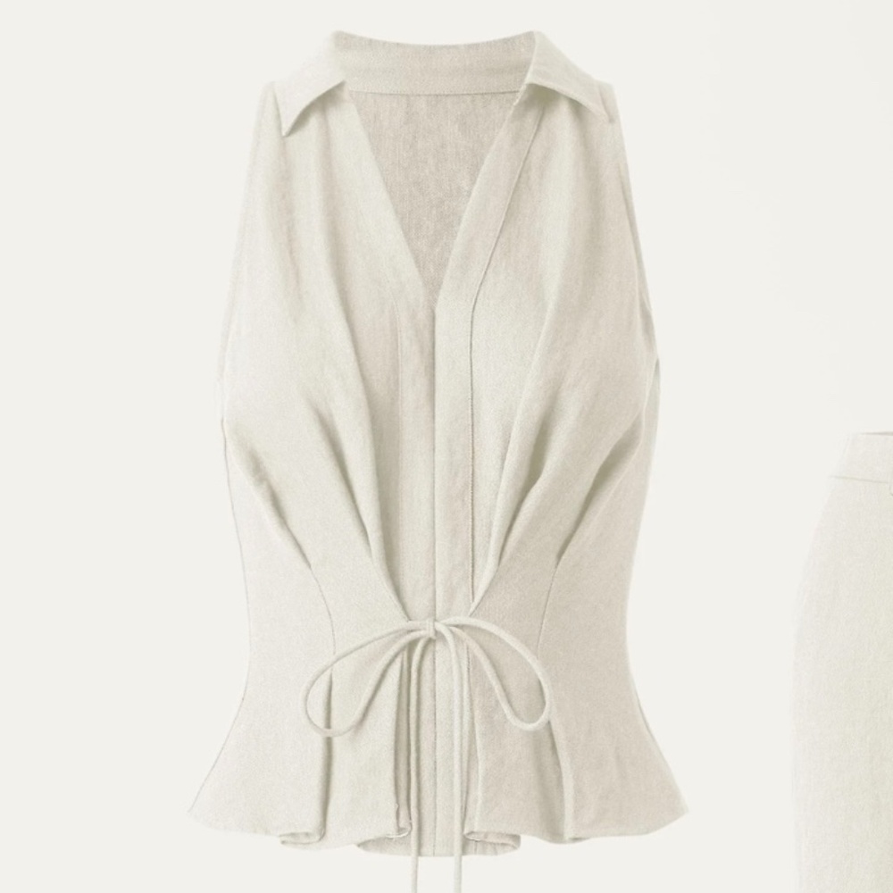 NWT Elegant Vest Collared V-neck Pleated Sleeveless Top Off White